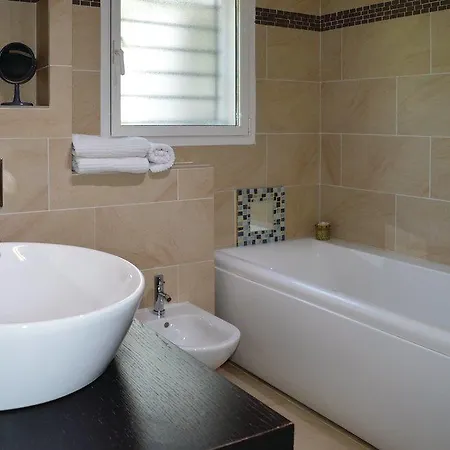 Holiday home Three-bedroom Holiday In Lumio