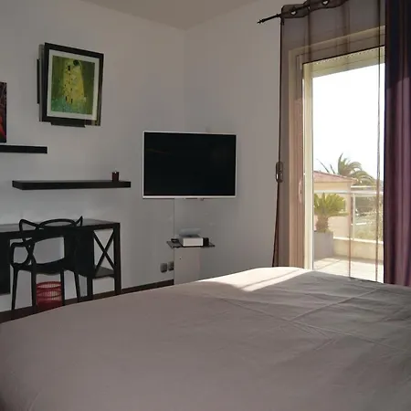 Three-bedroom Holiday In Lumio * Lumio (Corsica)